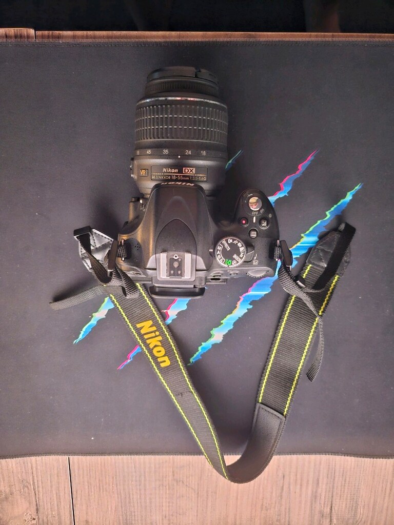 Nikon D5100 18-55 VR 16.2MP 3" - 4