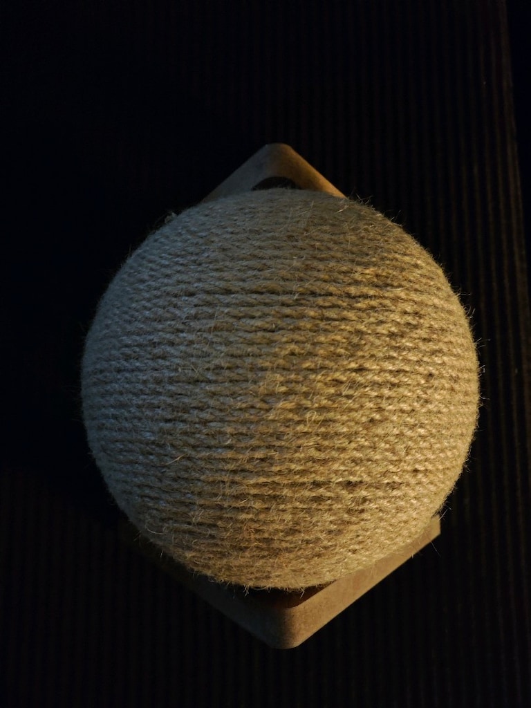 Büyük Boy XXL Hasır Kedi Tırmalama Topu | Ahşap Standlı | 26 cm - 2