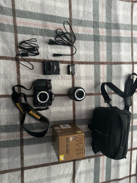 NİKON D7100