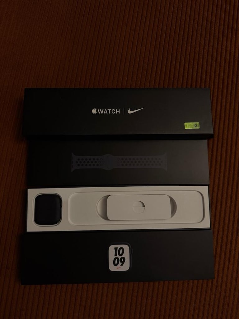 APPLE WATCH 7 NİKE EDİTİON - 2