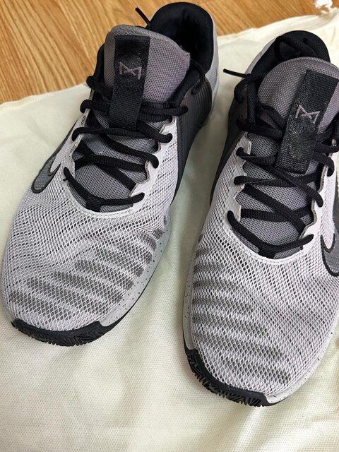 Nike Gri-Siyah Spor Ayakkabı