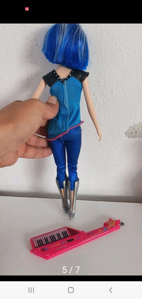 Barbie rock'n royals bebeği - 4