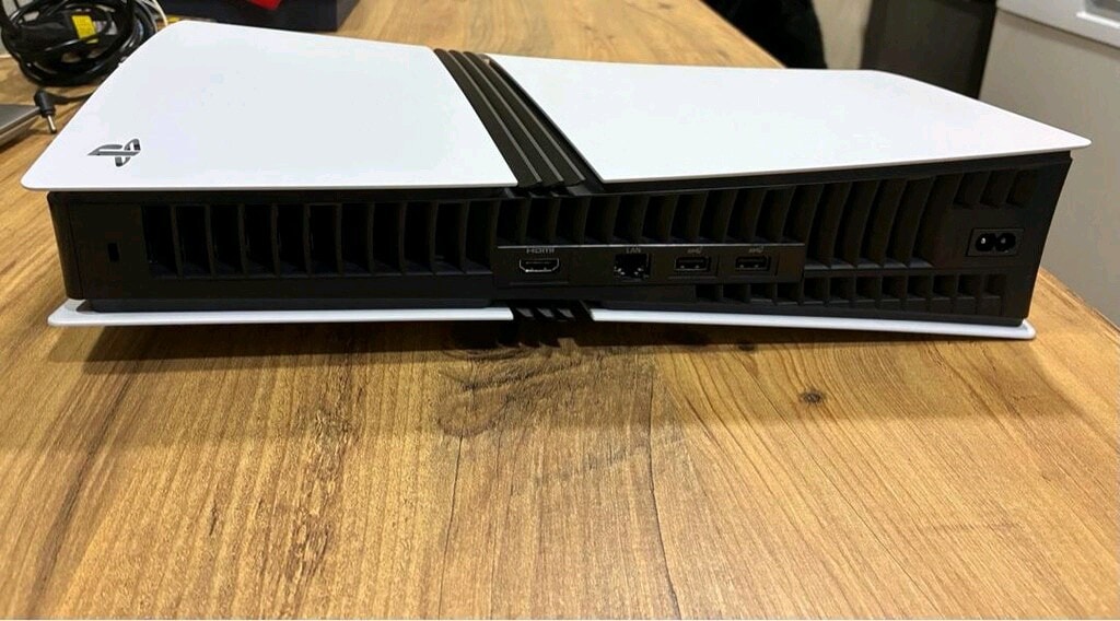 PlayStation 5 pro 2 TB - 4