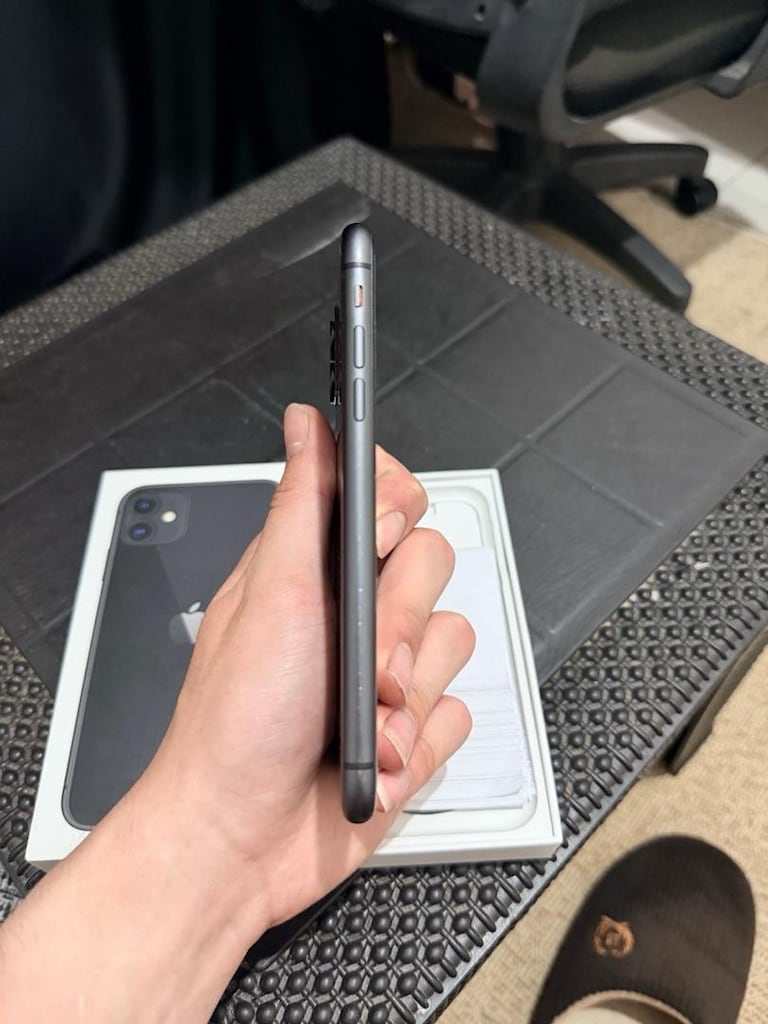 iphone 11 tr 64 gb hatasız değişensiz tertemiz - 4