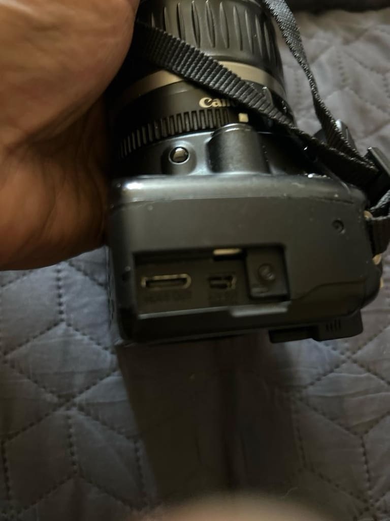 Temiz Canon EOS 500D Kit + 18-55mm IS Lens (Sorunsuz / Full Aksesuar) - 2