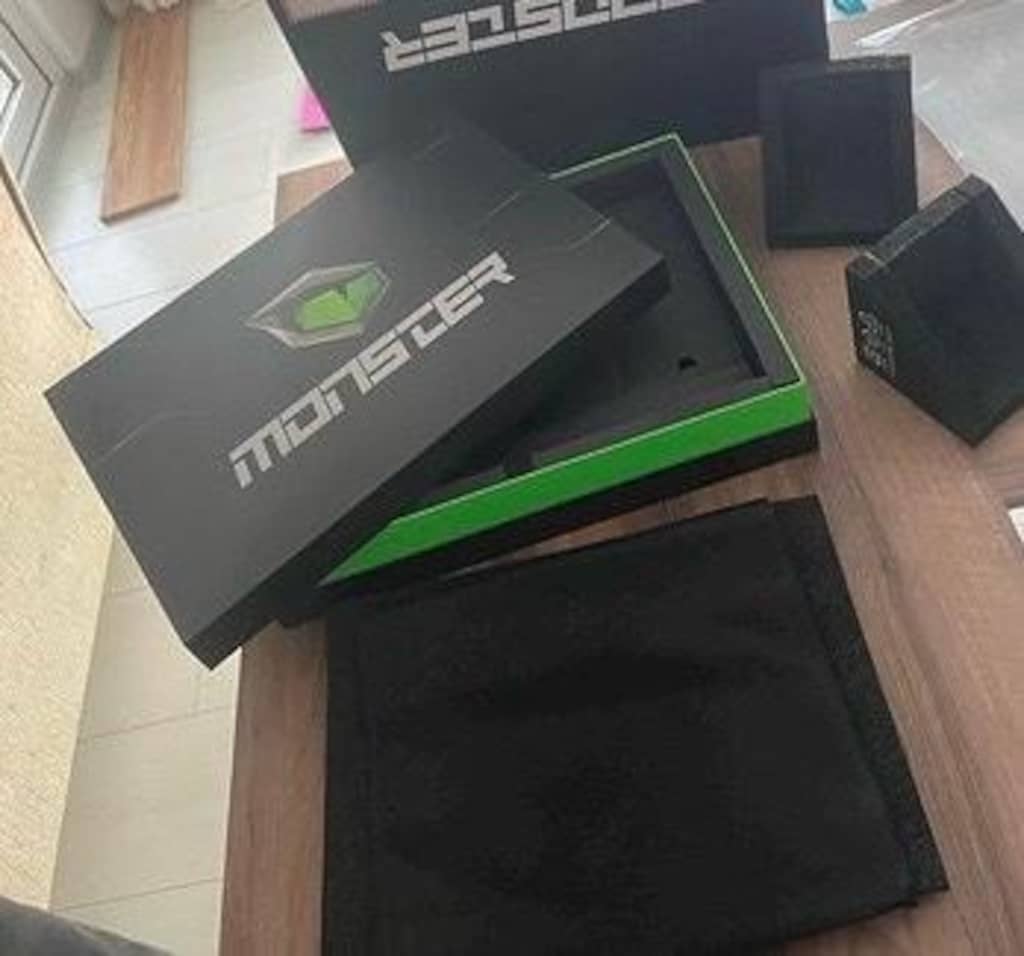 MONSTER Abra A7 5050 ekran kartı 17.3 inç ekran boyutlu Laptop - 3