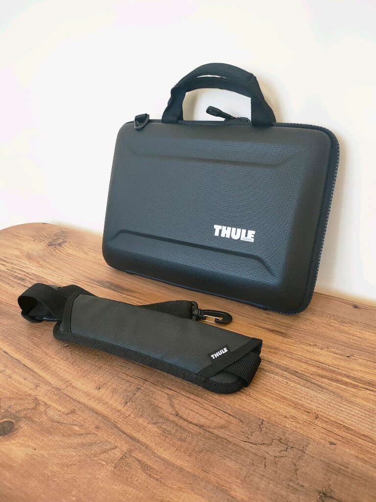 Thule Macbook / Laptop / Tablet / Evrak Çantası