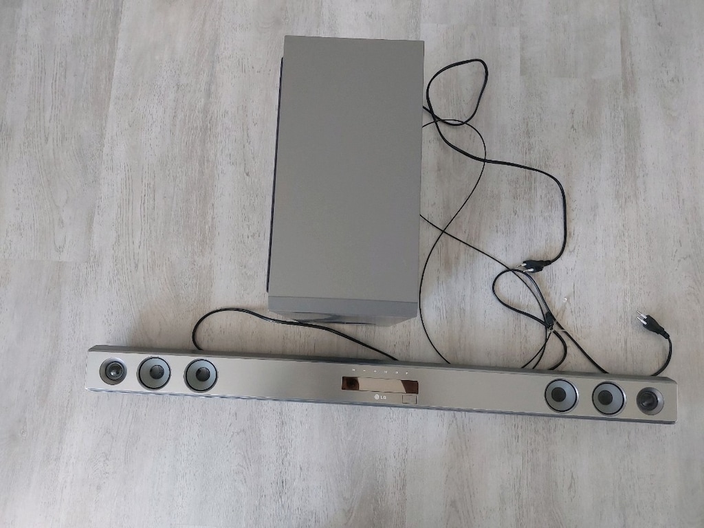 Lg Soundbar - 7