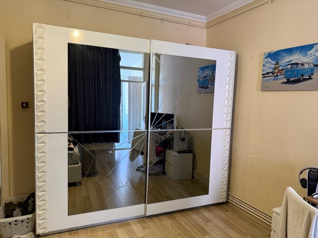 dolap sürgülü aynalı 2 kapılı, Çok Temiz. (pazarlık payı vardır)