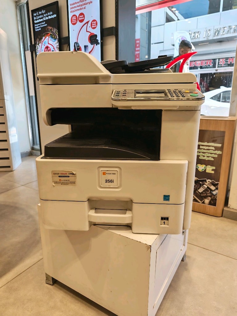Kyocera (Triump Adler) 256i lazer yazıcı