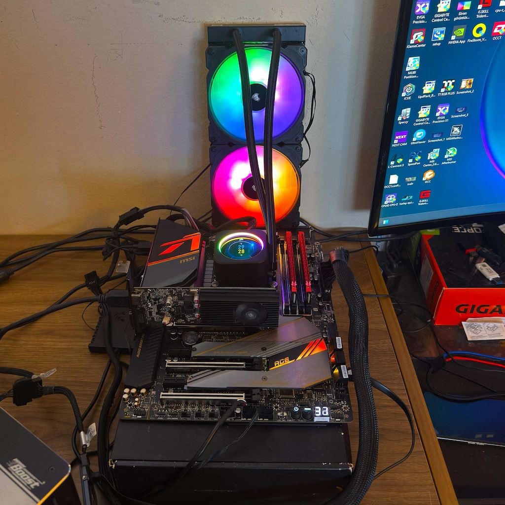 CORSAIR iCUE H115i ELITE CAPELLIX RGB LCD 280mm Sıvı Soğutucu - 2