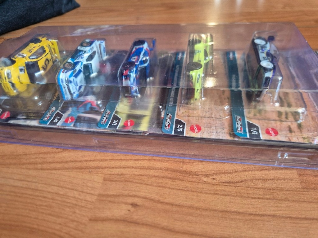 Hot Wheels Car Culture premium realriders Race Day diecast set - 13