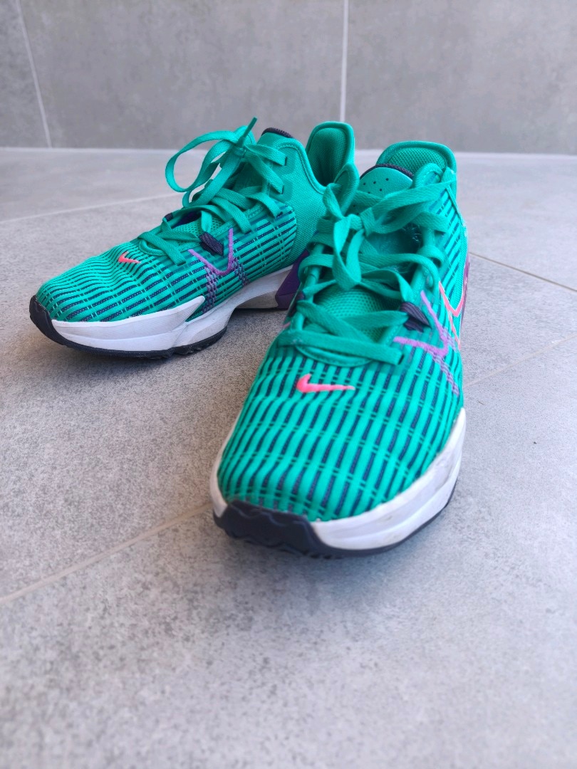 Nike LeBron Witness 6