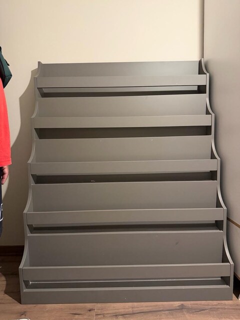 özel yapım montessori kitaplık