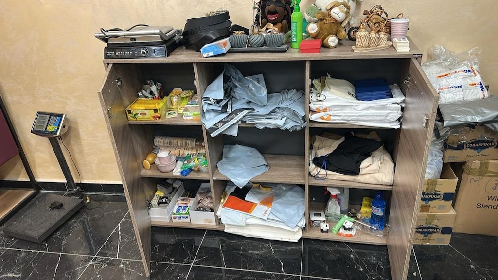 Çok az Kullanılmış Ofis Masası ve Dolabı Takım - 5
