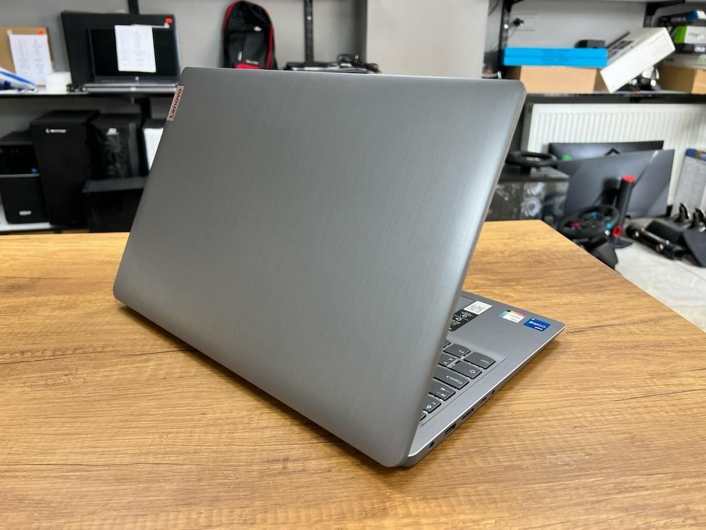 LENOVO LAPTOP İ5 11.NESİL 8 GB RAM 256 GB IŞIKLI KLAVYE - 2