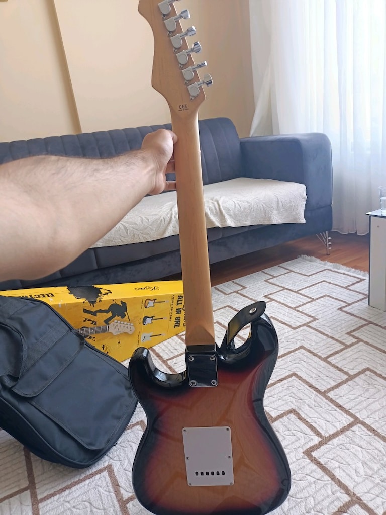 sıfır ayarında elektro gitar - 8