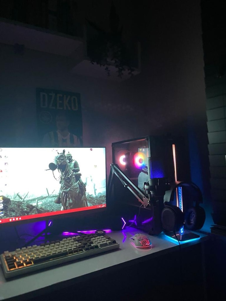 RGB Işıklı Oyuncu Masası Seti (bütün kutuları mevcuttur)