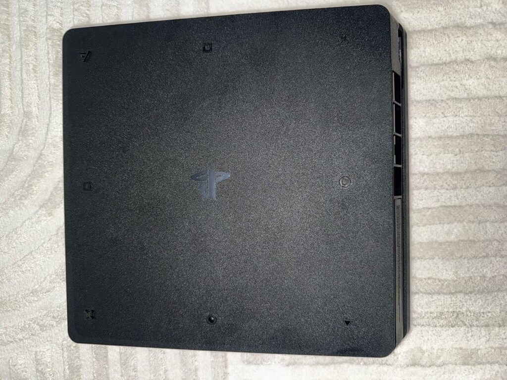 PS4 SLIM 1TB + 2 KOL - 3