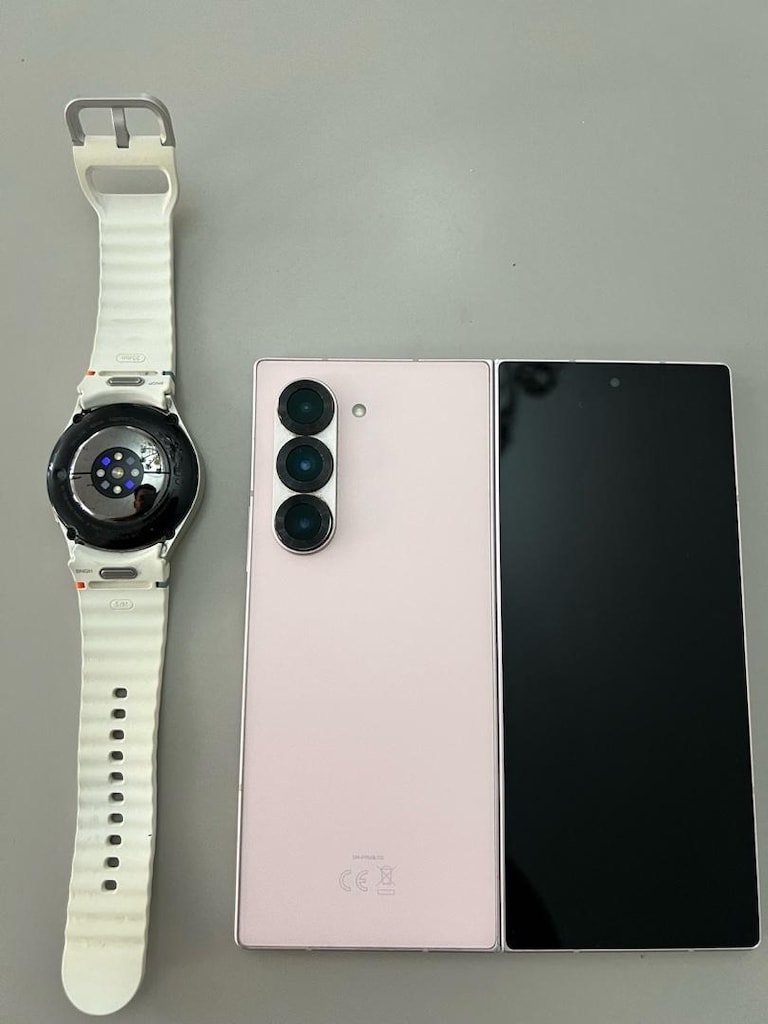 Samsung galaxy z flod 6 512 GB ve Watch 6 - 2