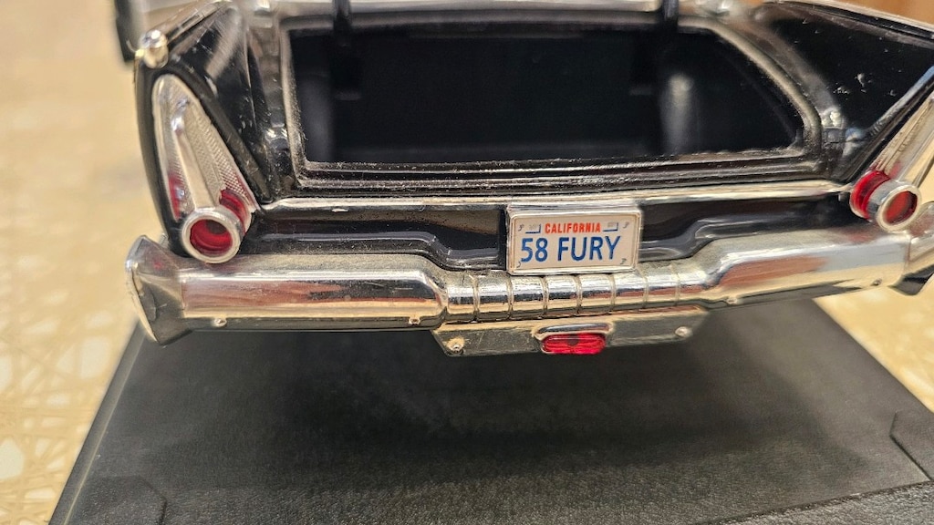 1958 Plymouth Fury Siyah Model Araba – Orijinal Vitrin Ayağıyla 1:18 - 12