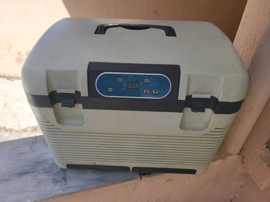 ARAÇ İÇİN YAT TEKNE İÇİN 12 VOLT 24 VOLT MİNİ BUZDOLABI. MARKA İGLO - 4