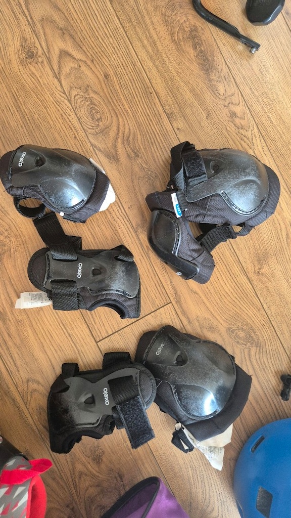 paten seti decathlon, kask, dizlik, dirseklik, paten ve çantası - 4