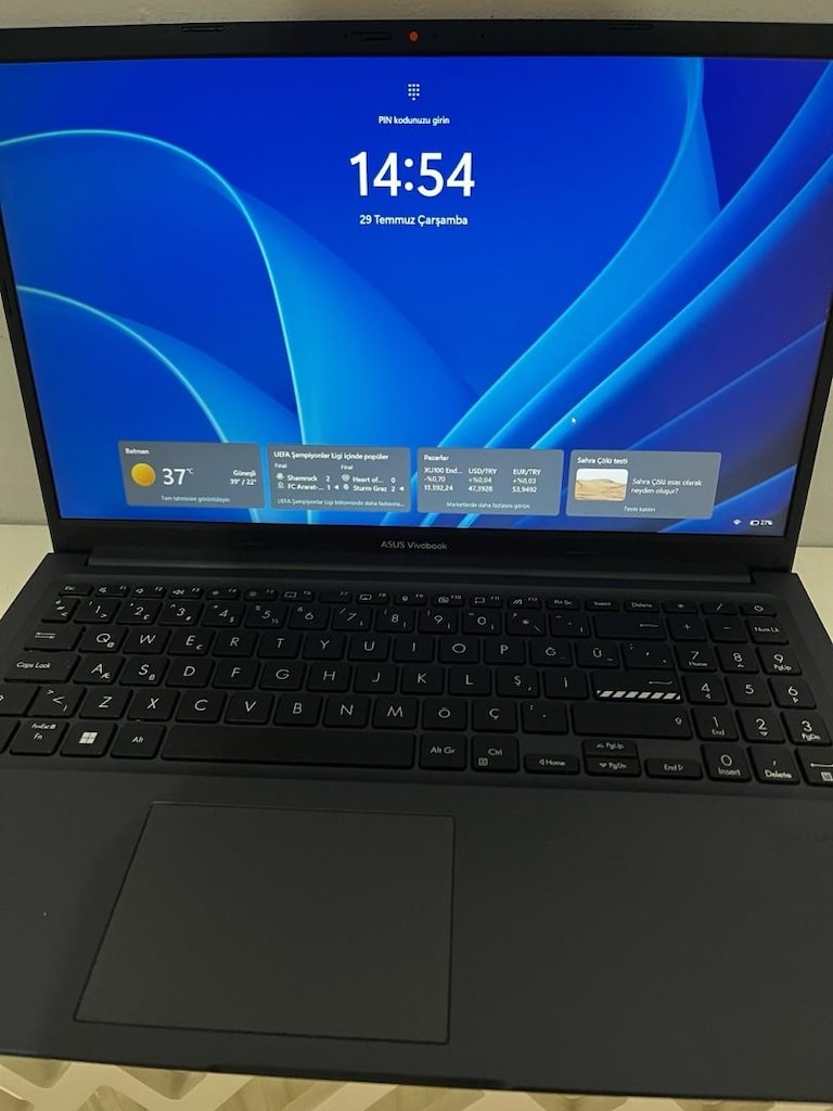 ASUS Vivobook laptop - 2