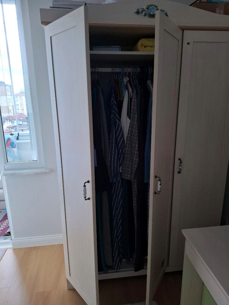 Çilek marka gardolap ve çalışma masası - 6