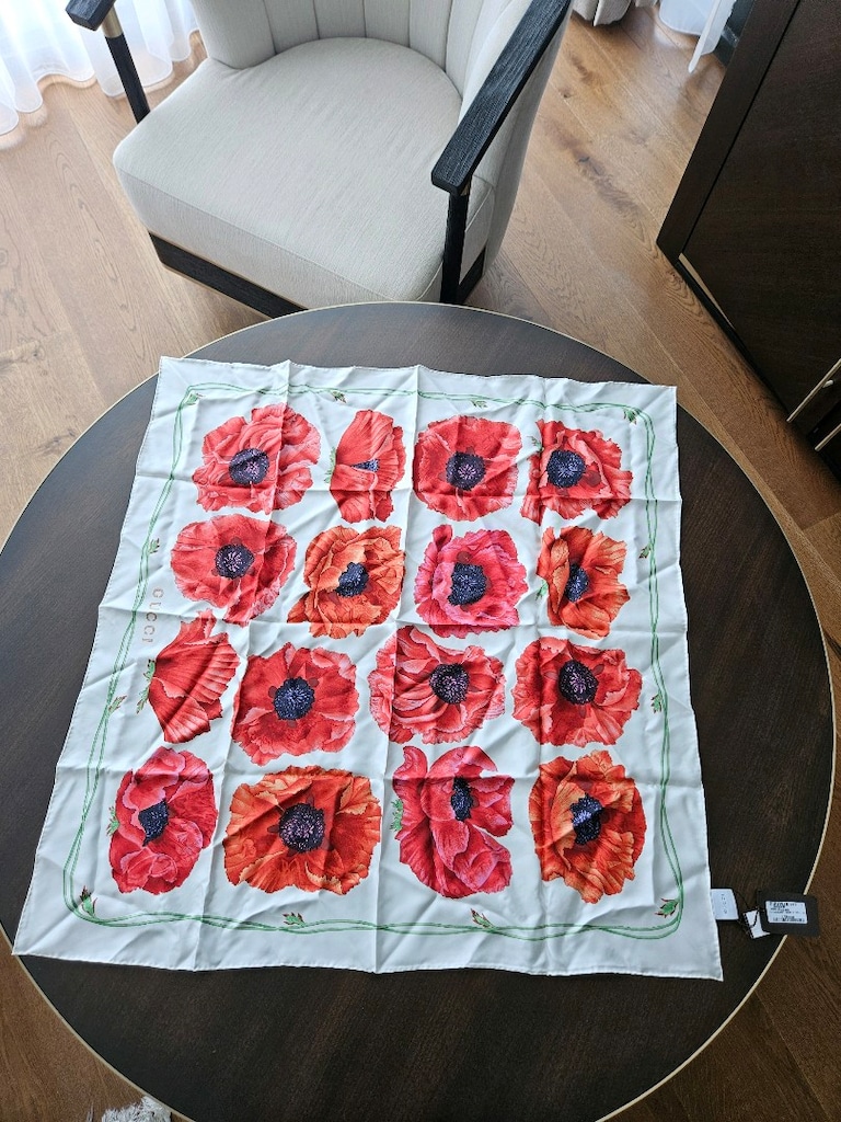 Orjinal Gucci İpek Eşarp etiketli