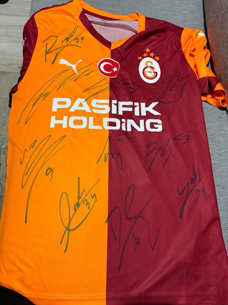 Galatasaray imzalı forma gs imzalı forma