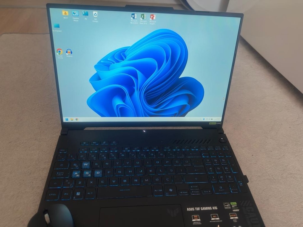 ASUS TUF Gaming A16 | Ryzen 7 7445HS | RTX 4050 6GB | 16GB RAM | 512GB - 4