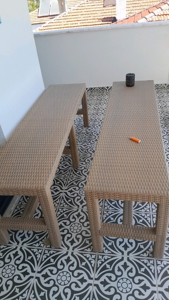 mudo markalı iki adet tabureye var üzerinin cam aparatı var temiz - 8