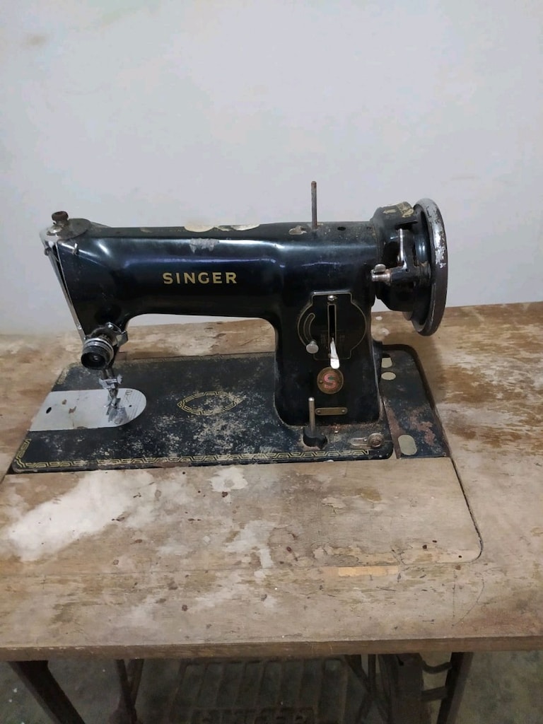 çalışır durumda Antika Singer pedallı dikiş makinası. - 3
