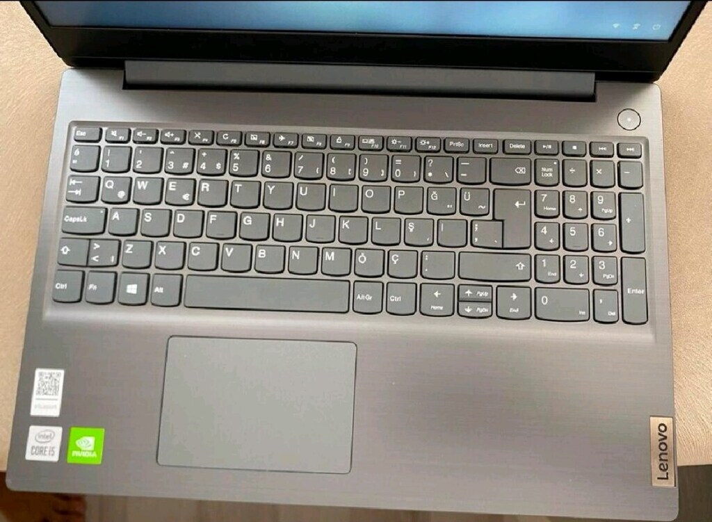 Lenovo V15 bilgisayar - 3