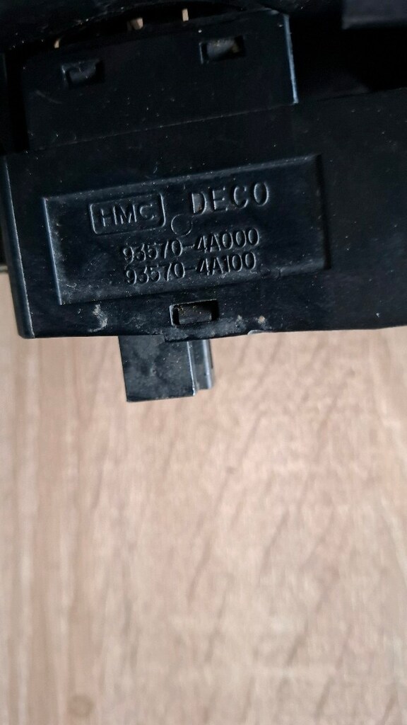 HYUNDAİ H1-STAREX 2001-2008 SOL KAPI CAM AÇMA KAPAMA DÜĞMELERİ VE KUMA - 2