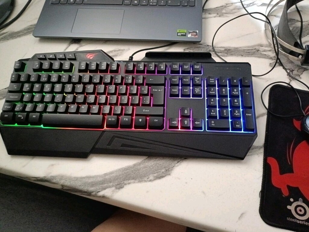 temiz kasa monitör klavye mouse kulaklık ful leptop dahil değil!! - 2