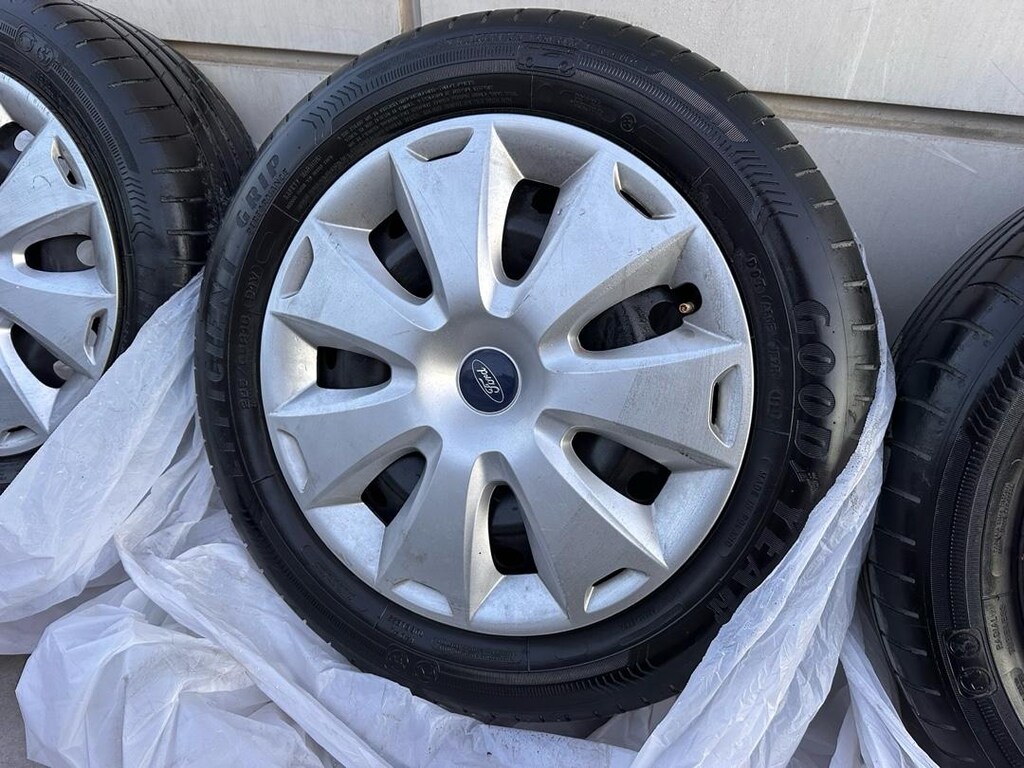 Kara JANT KAPAK LASTİK BERABER 205/55/16 çok güzel - 9