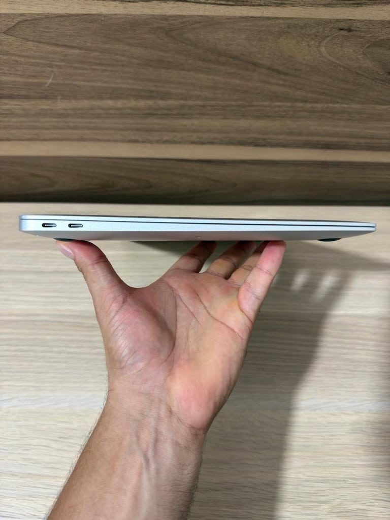 MacBook Air / M1 / 13 inç / 8 GB Ram / 256 GB Ssd - 6
