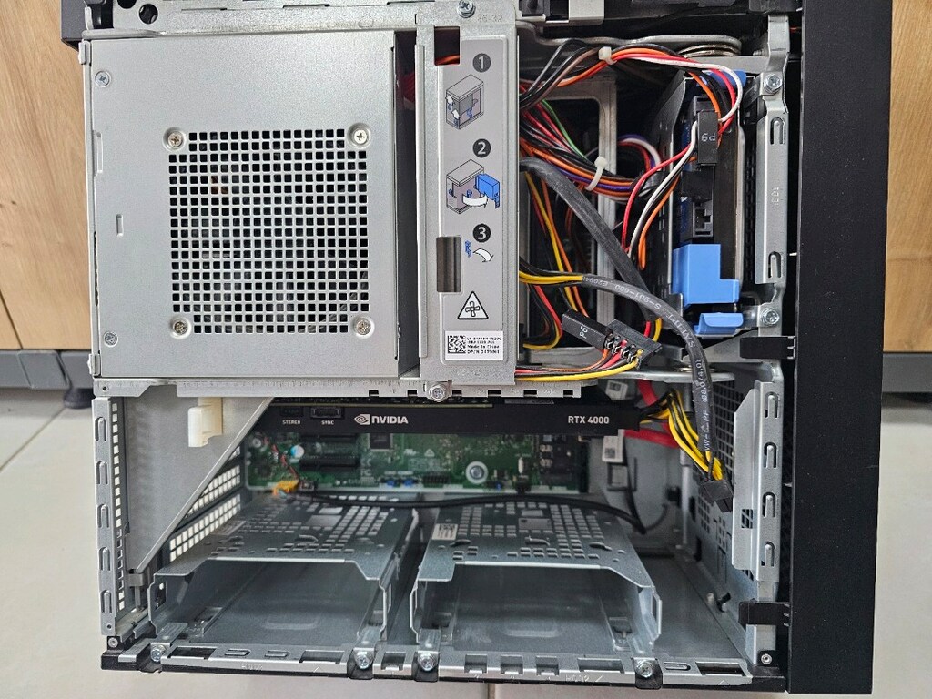 Dell Workstation E2236 32GB Quadro RTX 4000 8GB 512GB Nvme W11Pro - 4