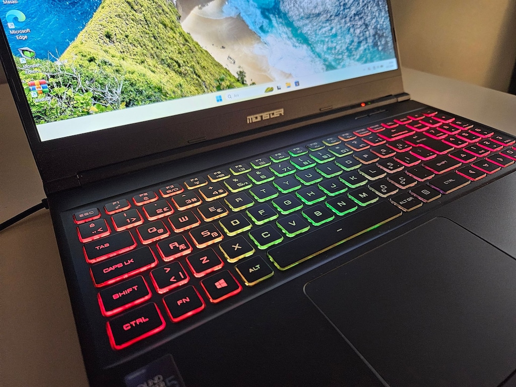 MONSTER İ7 9.NESİL + 16 GB RAM + 500 GB SSD +GTX 1650 4 GB - 2