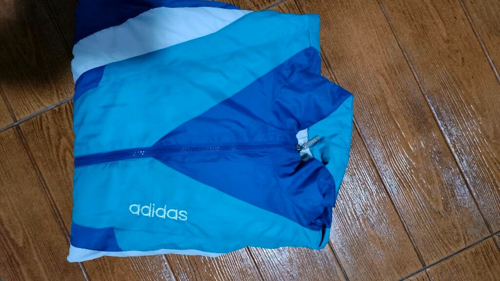 #Adidas mont...Eni 63 boyu 67 kolu 57 Omuz arka kusur..