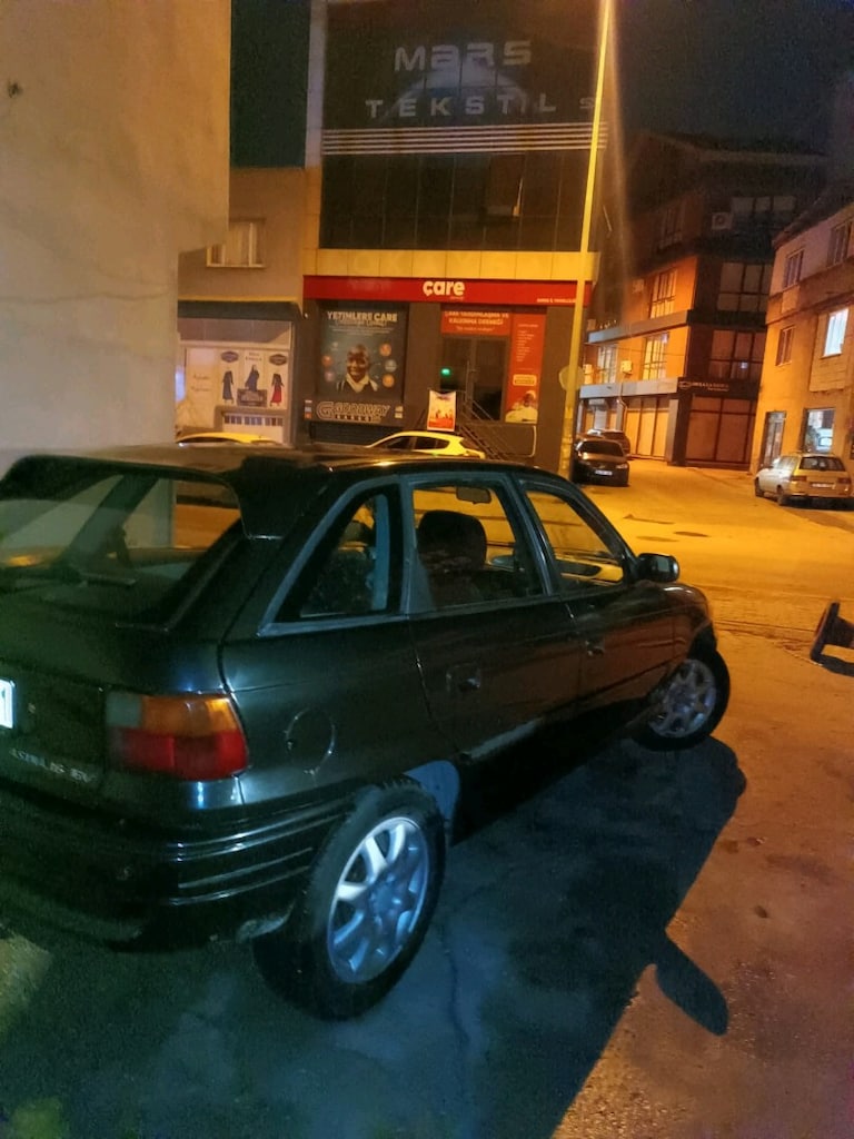OPEL ASTRA 1.6 16V GL 105HP - 2