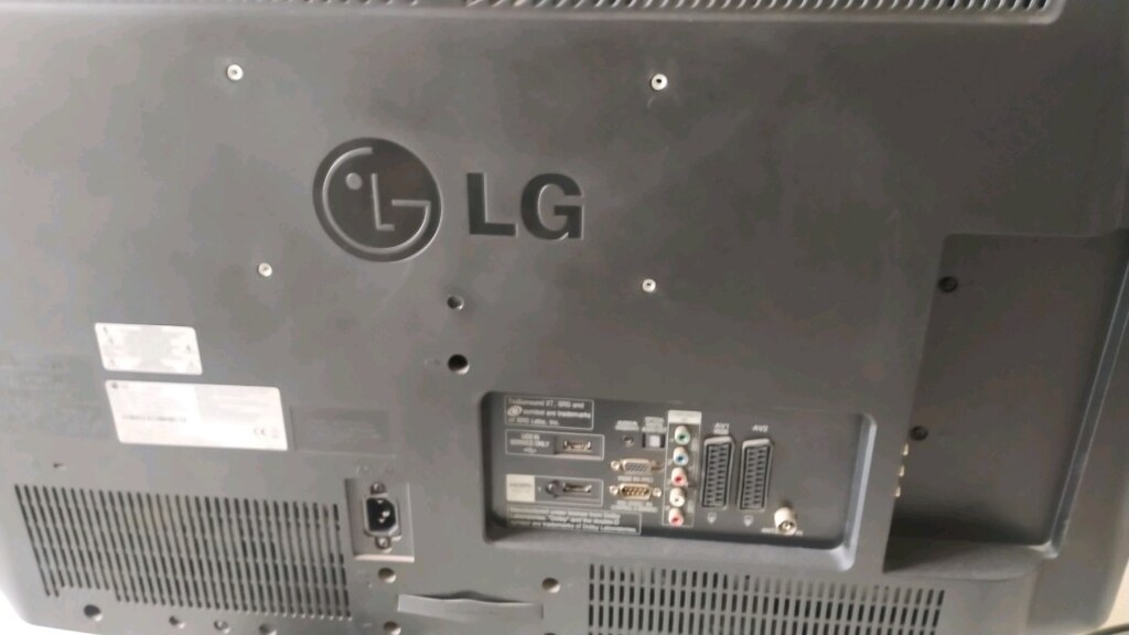 LG marka 70 cm eninde TV - 11