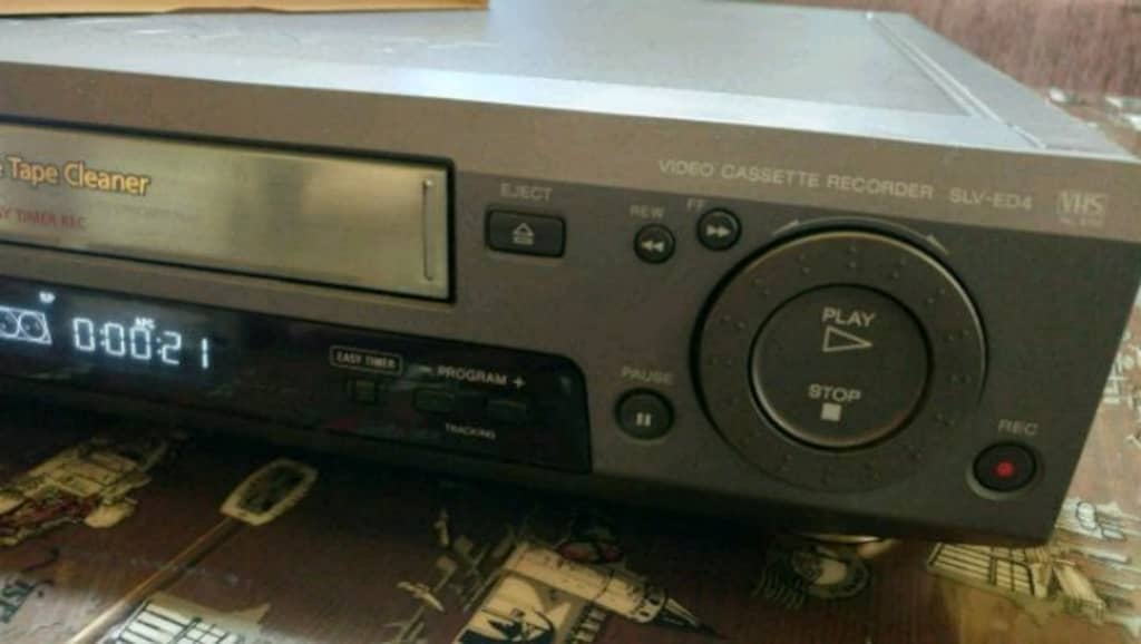 SONY SLV-ED4 VHS VIDEO RECORDER