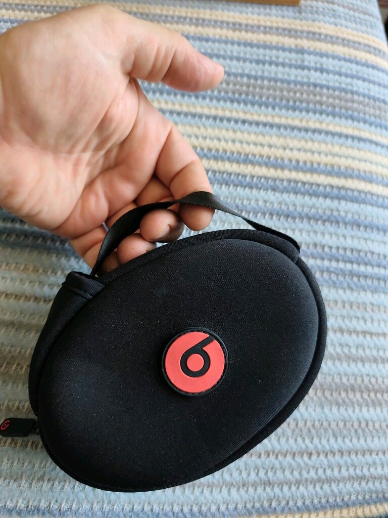 ORİJİNAL BEATS SOLO WİRELESS KULAKLIK KILIFI - 2