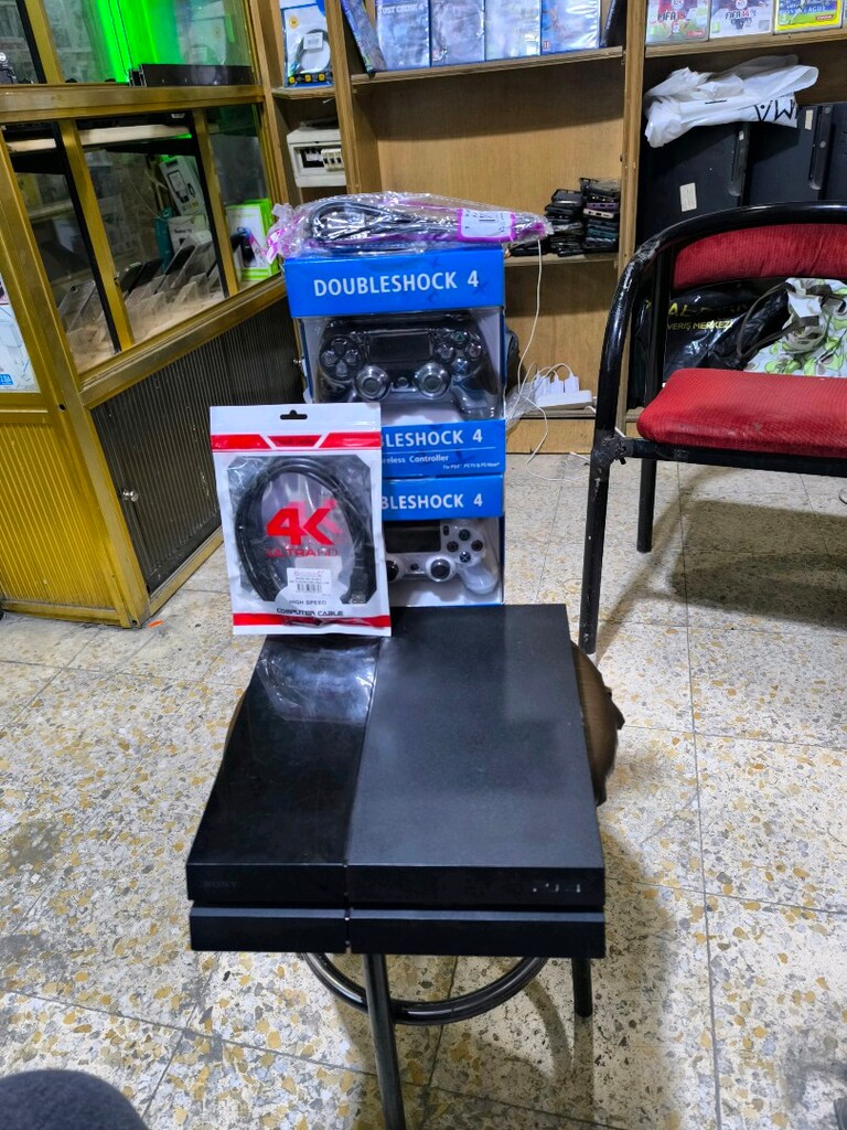 Pleysteyşin ps 4 fat kasa CD internet ile oynanıyor 500 GB hafıza cift - 3