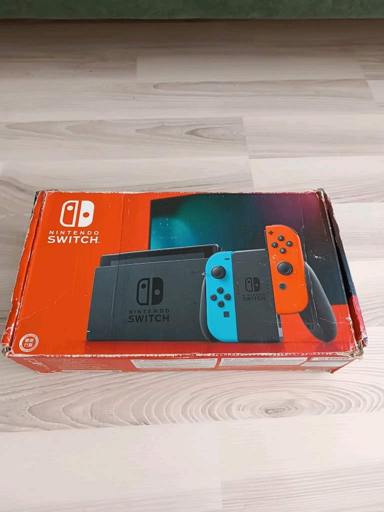 Nintendo Switch V2 (HAC-001(-01) - 12