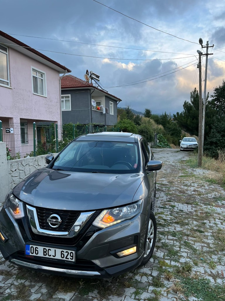 Nissan X-TRAIL