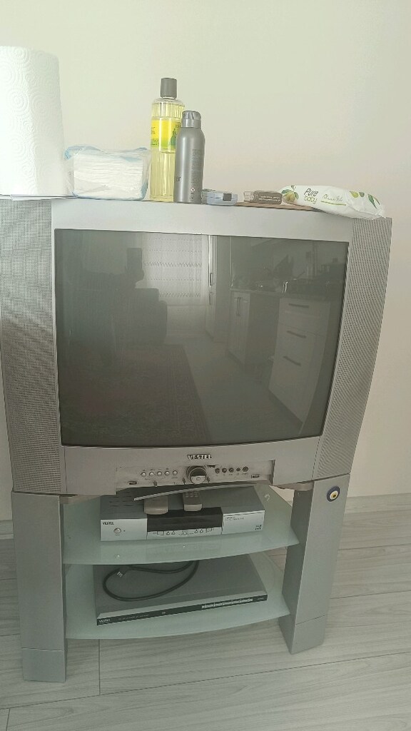 Televizyon+ Dvd + Cd Calar + Televizyon Sehpası - 3